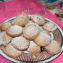 Biscotti ripieni di marmellata