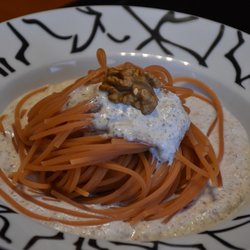 Spaghetti di lenticchie in crema di noci