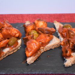 Crostini con sugo di polpo