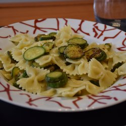 Pasta con zucchine fritte