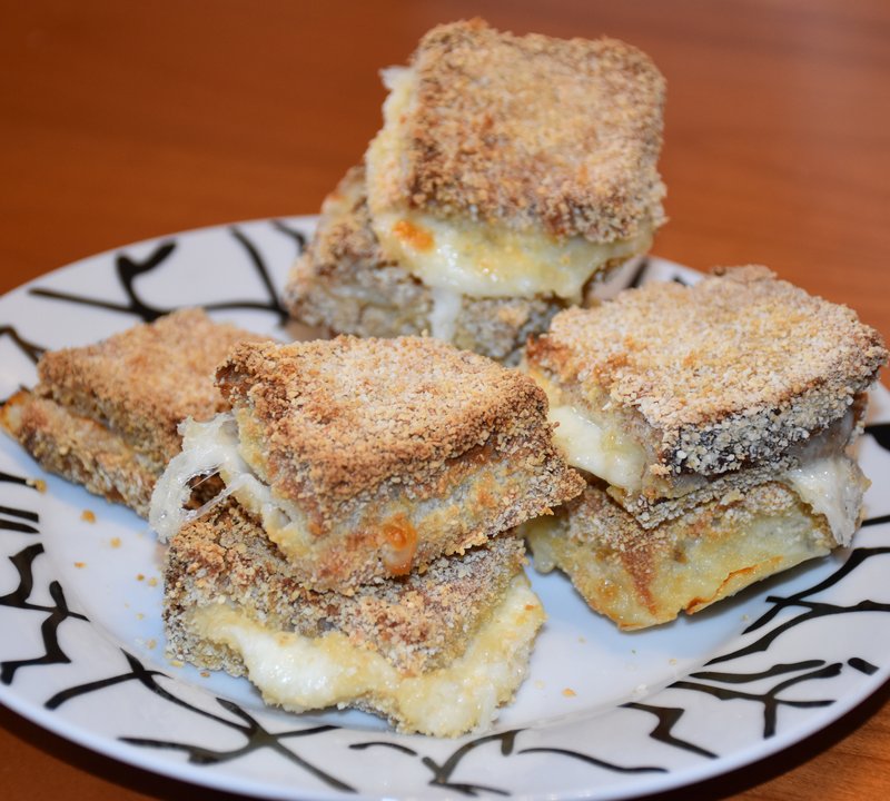 Stuzzichini di mozzarella al forno