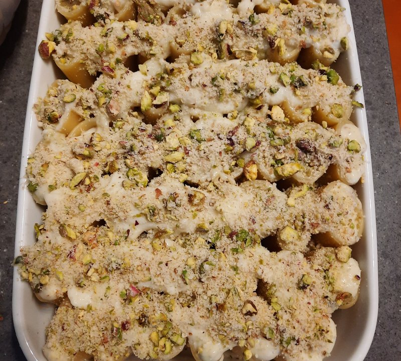 Paccheri ripieni di crema al pistacchio